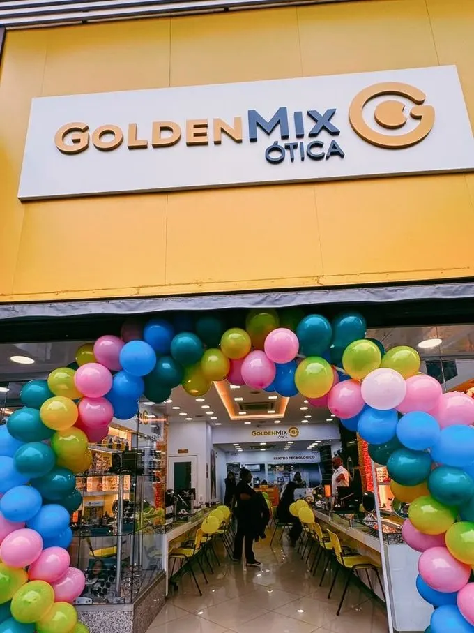 Interior da loja Golden Mix Ótica em Limeira